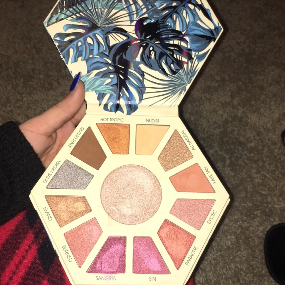 brand new only swatched once